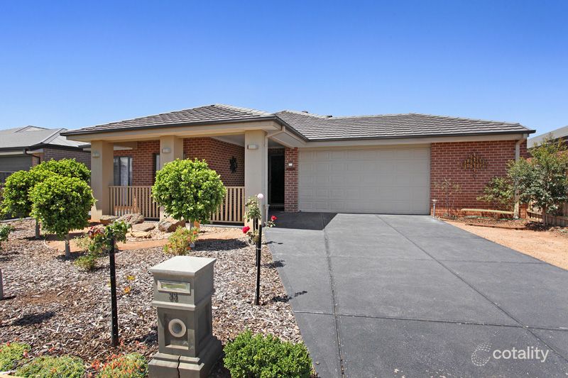 33 Benalla Ave, Eynesbury, VIC 3338