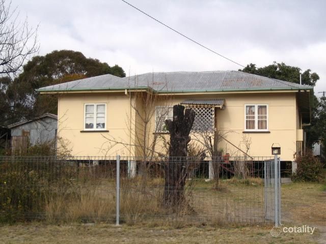 21 Leslie Pde, Stanthorpe, QLD 4380