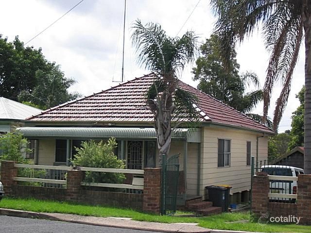 27 Groongal St, Mayfield West, NSW 2304