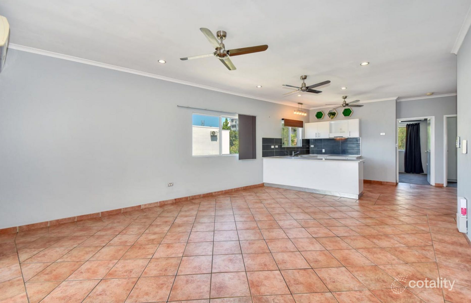 10/11 Chong Wee Ave, Woolner, NT 0820