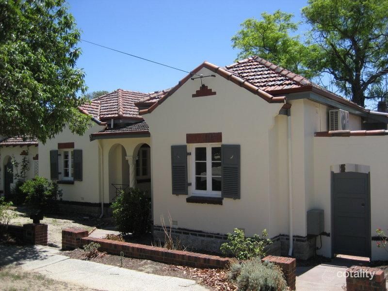 36b Dumbarton Cres, Menora, WA 6050