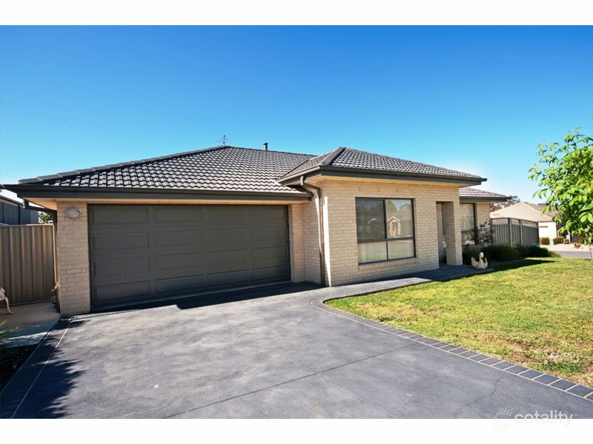 2/2 Treecreeper St, Thurgoona, NSW 2640
