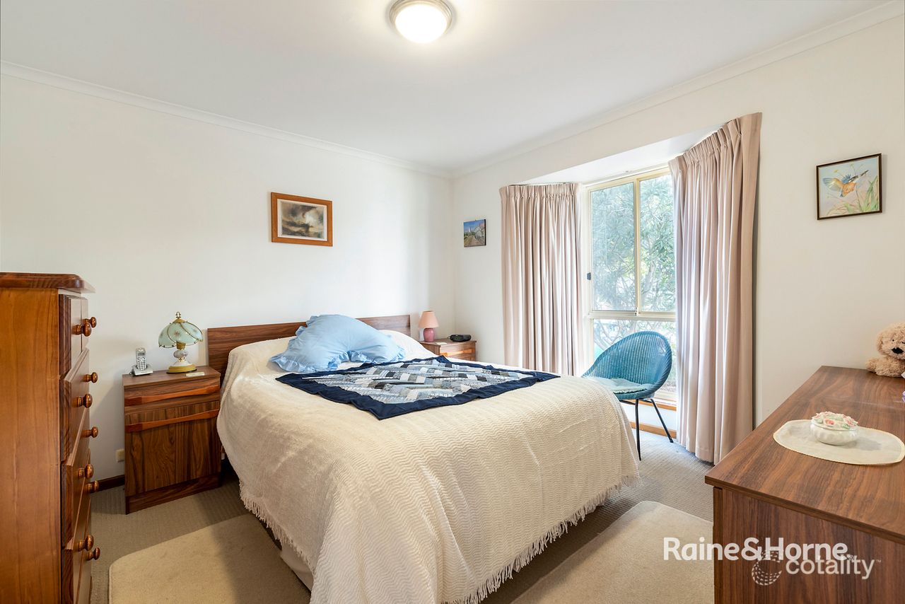 8 Coachwood Ct, Wynn Vale, SA 5127