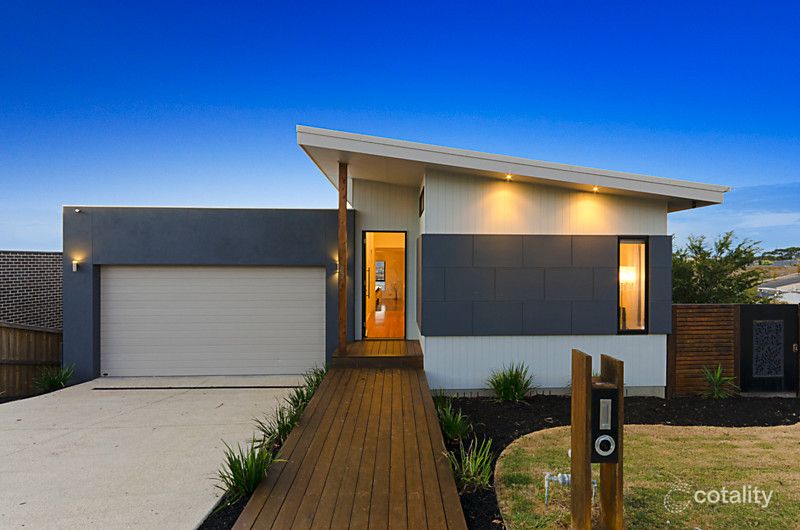 60 Leigh Rd, Highton, VIC 3216