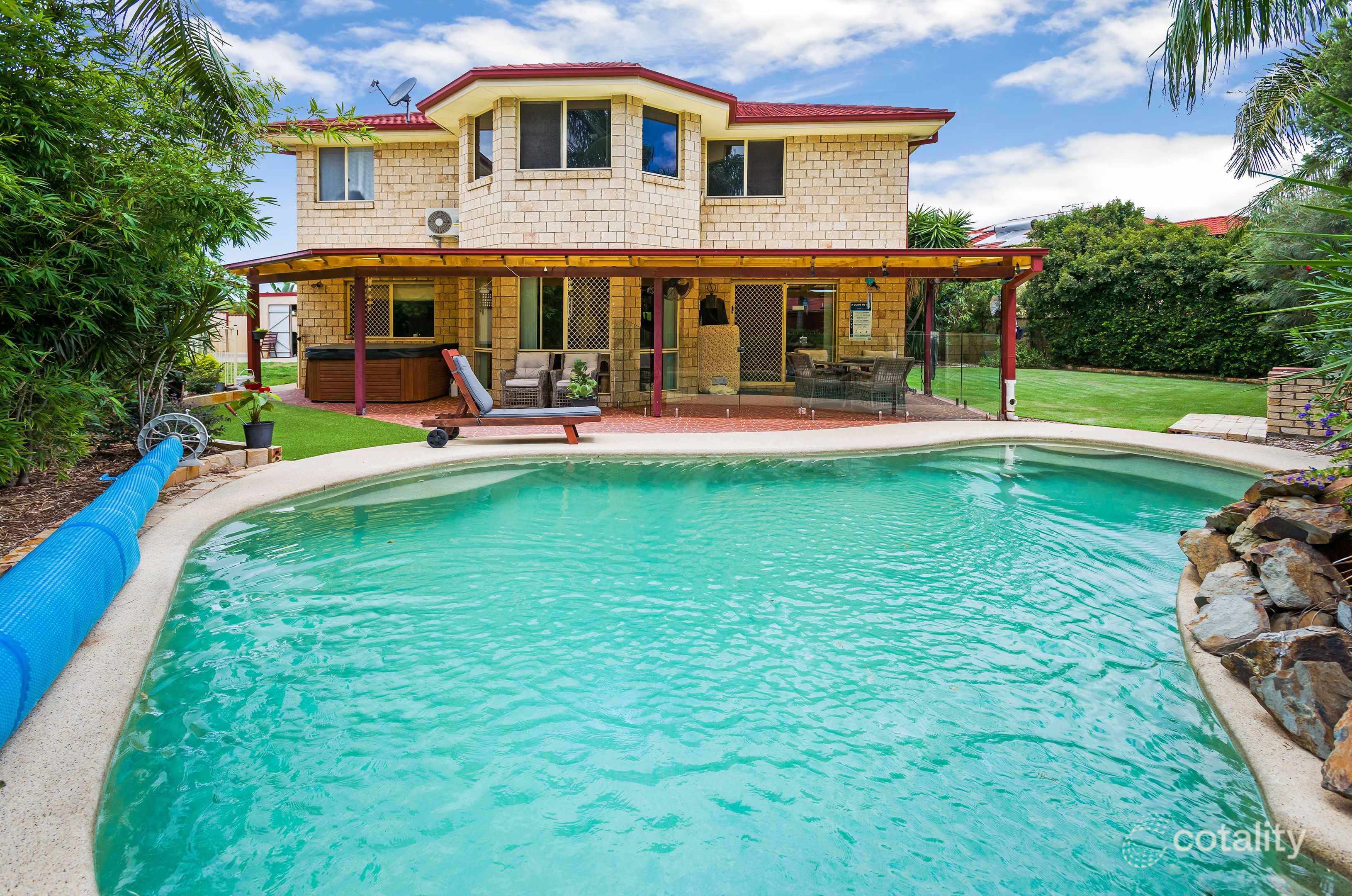 19 Makemo St, Pacific Pines, QLD 4211