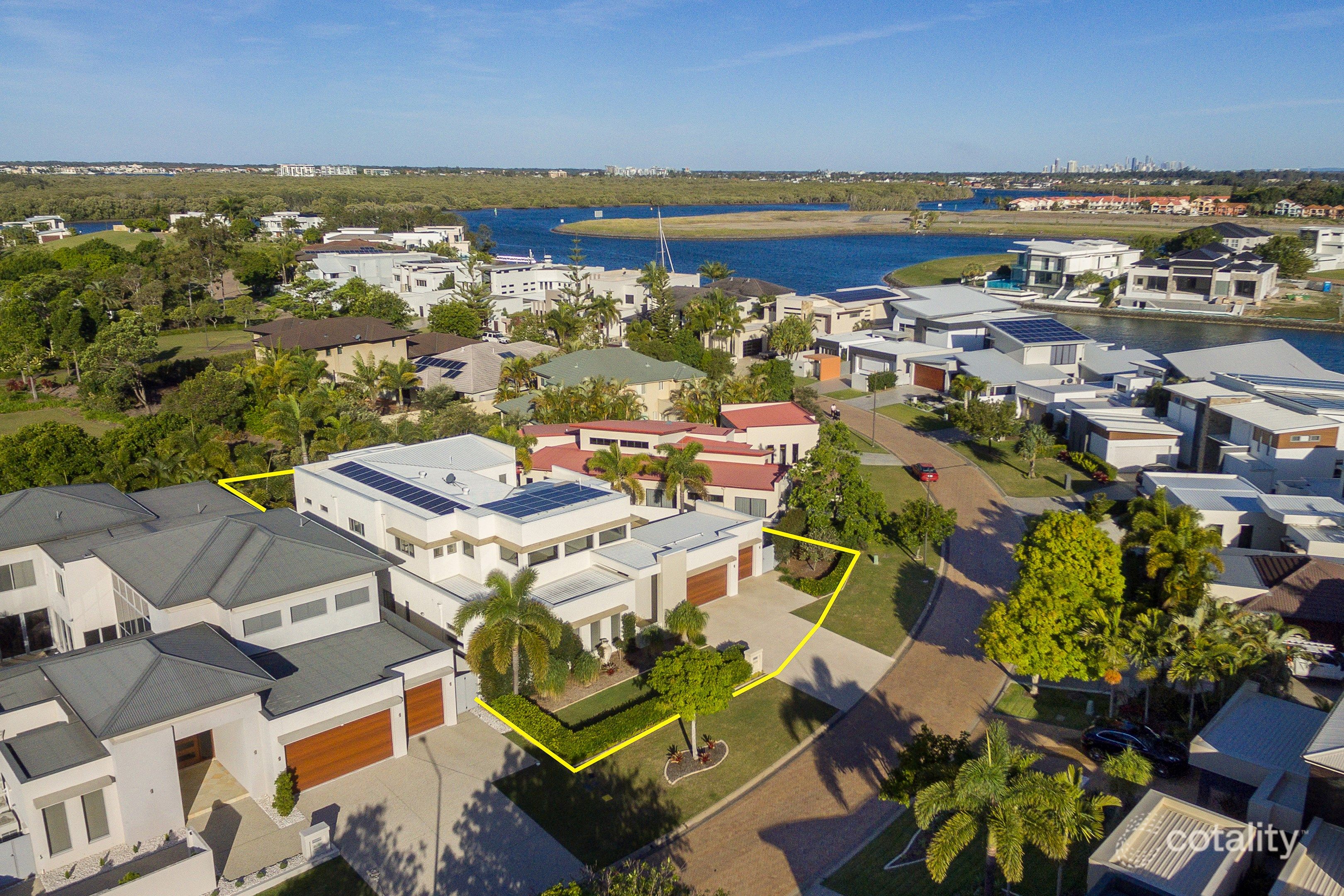2039 The Circle, Hope Island, QLD 4212
