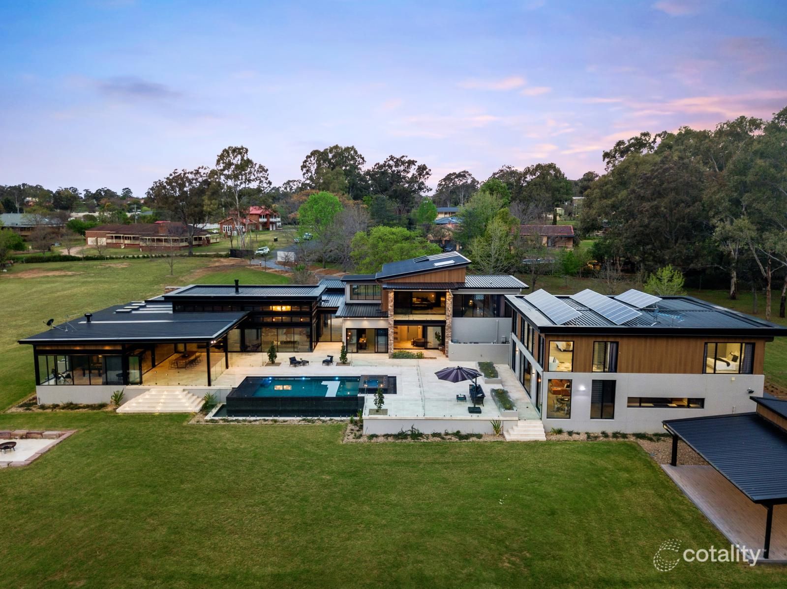 5 Berry Cl, Grasmere, NSW 2570