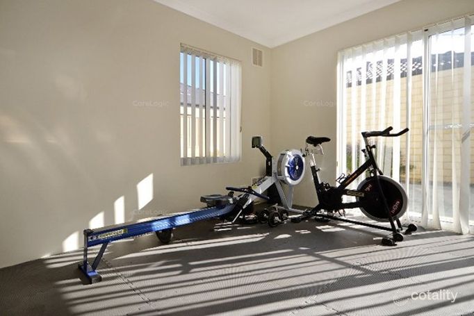 22b Sacramento Pde, Hocking, WA 6065