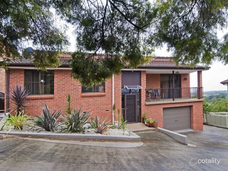 4/12 Cameron Pl, Figtree, NSW 2525