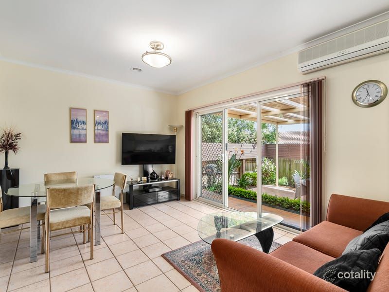 33 St Claire Walk, Doncaster East, VIC 3109