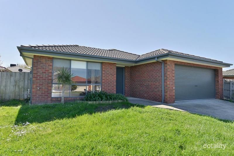 18 Chatham Cl, Cranbourne East, VIC 3977
