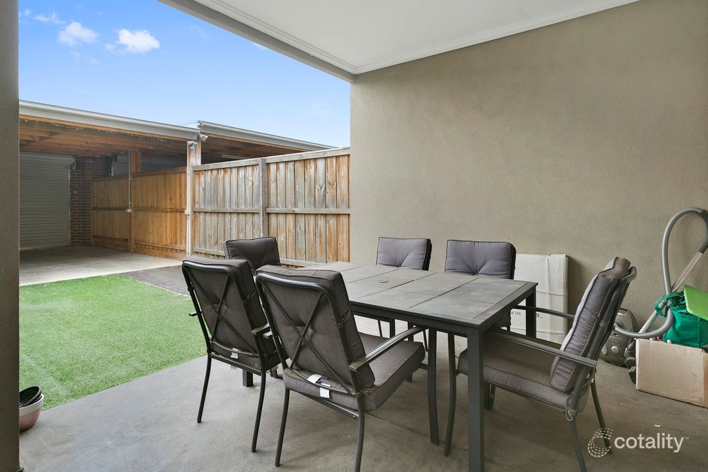 8 Nanea Path, Cranbourne, VIC 3977