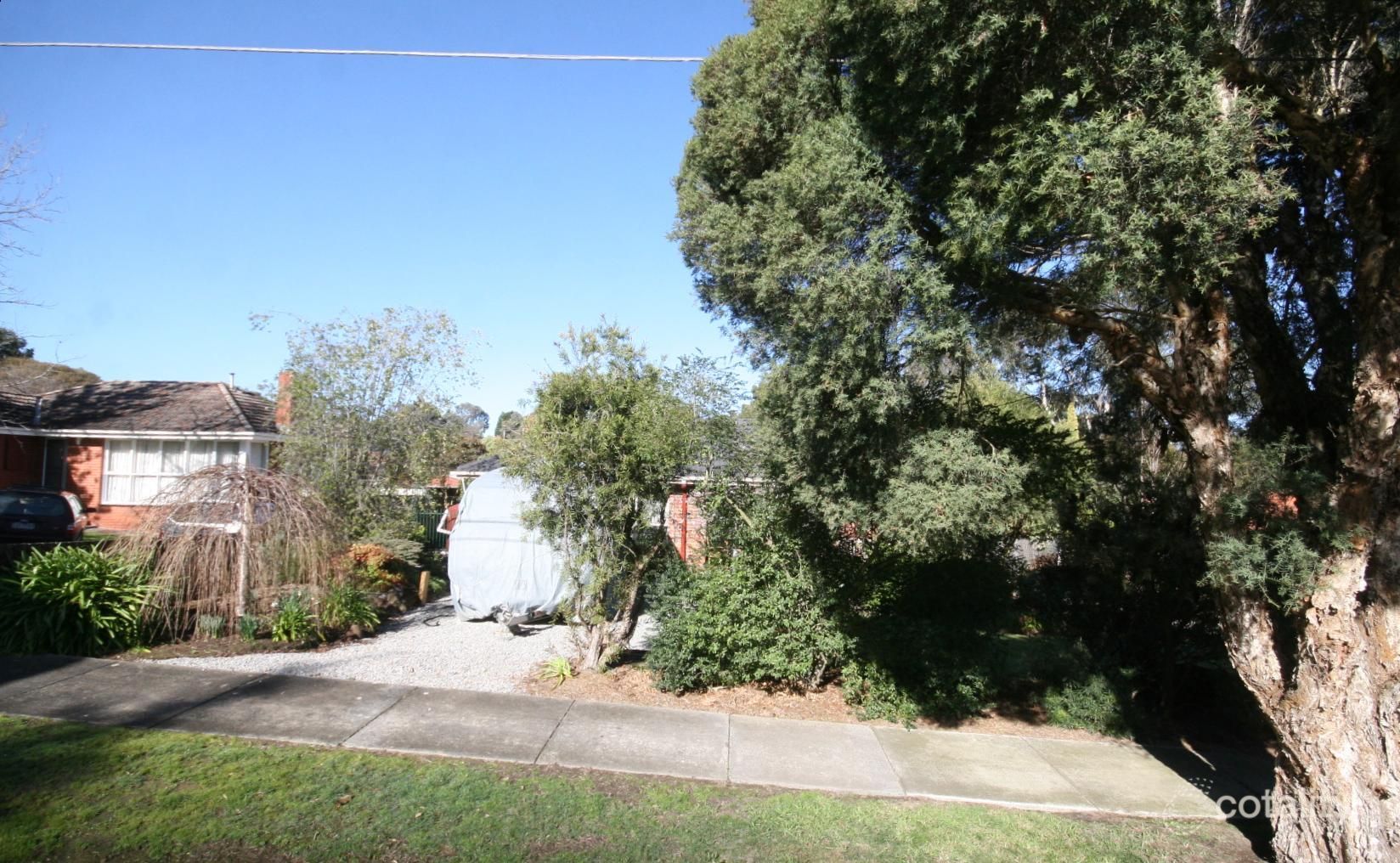 18 Boronia Ave, Croydon South, VIC 3136