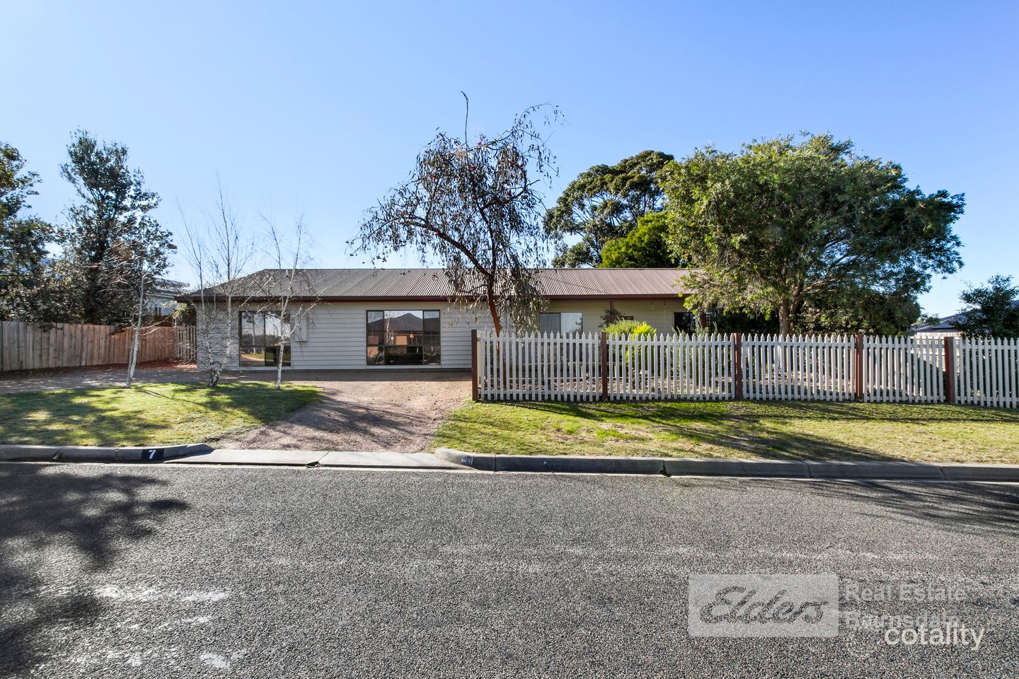 7 Outlook Ave, Newlands Arm, VIC 3875