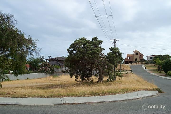 28 Beach Rd, Coogee, WA 6166