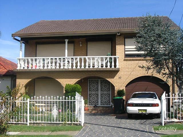 30 Como Rd, Greenacre, NSW 2190