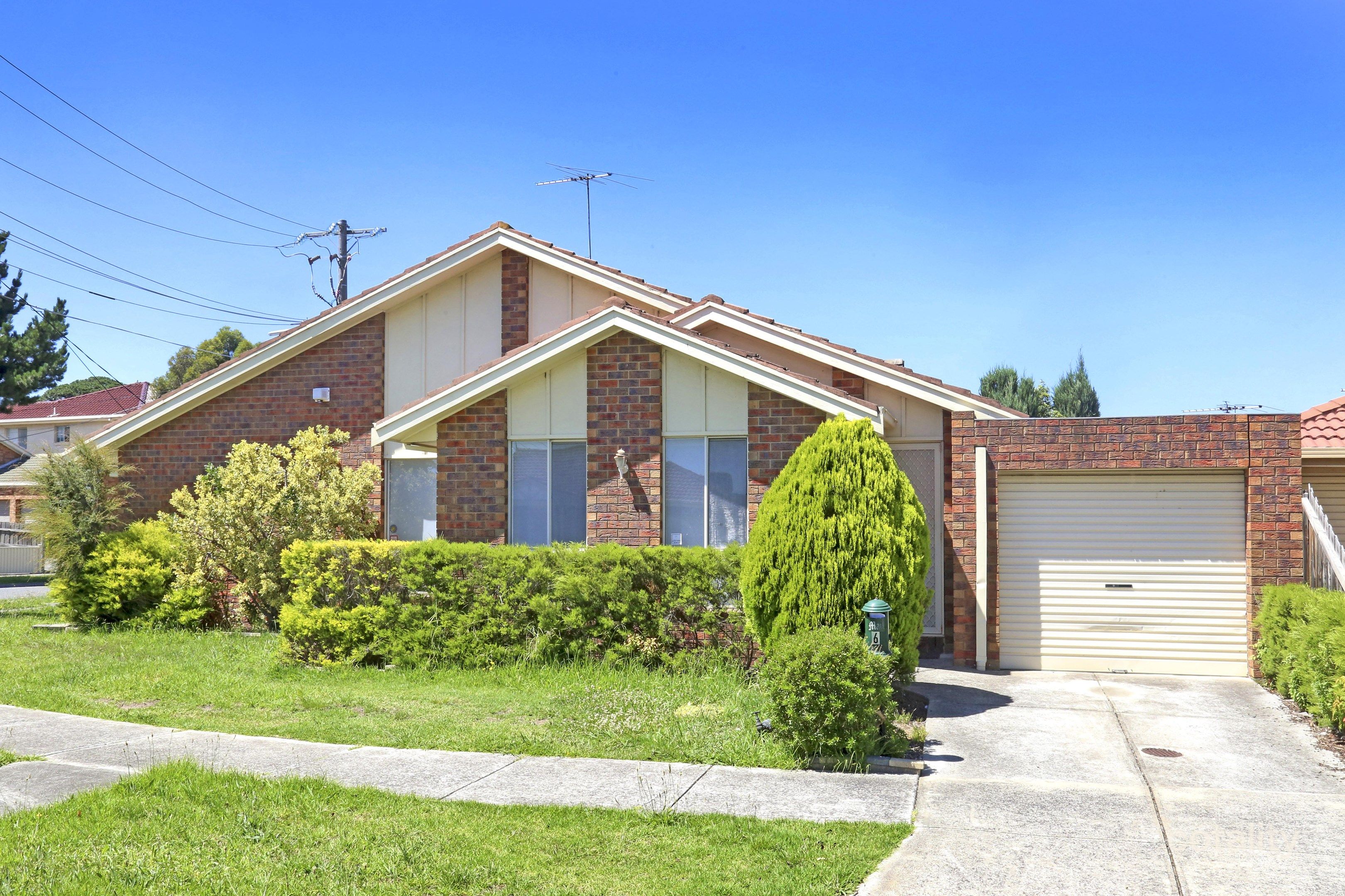 6 Woolnough Dr, Mill Park, VIC 3082