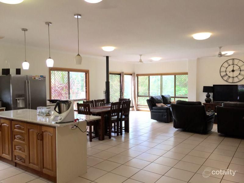 134 Lakes Dr, Lake Eacham, QLD 4884