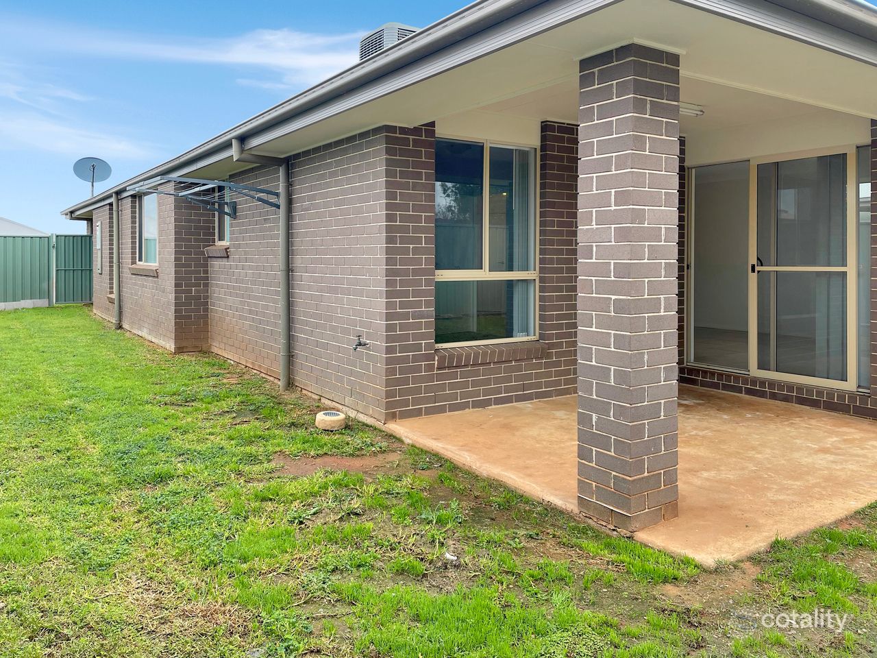 16 Magnolia Bvd, Dubbo, NSW 2830