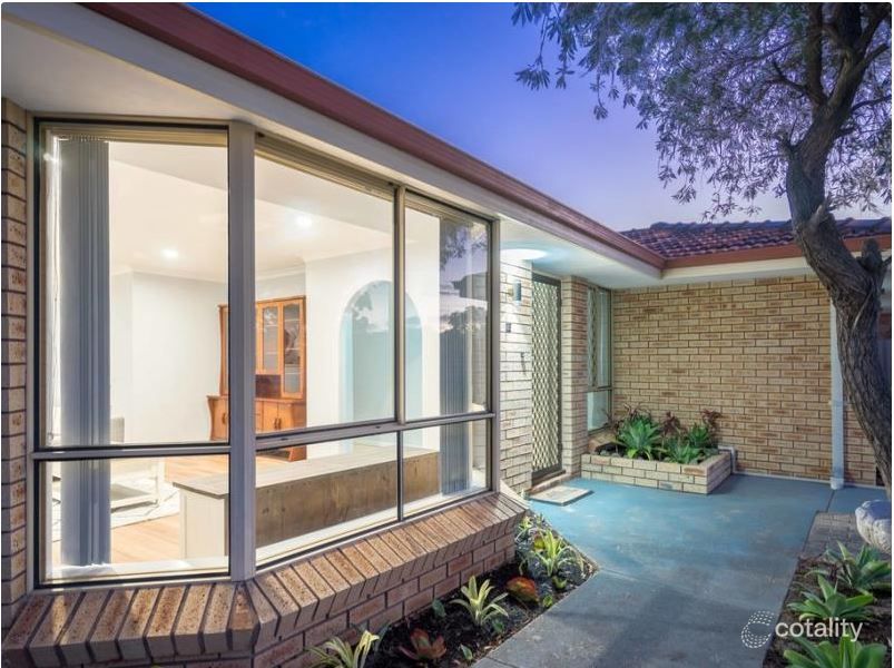 40 Dartford Cres, Marangaroo, WA 6064