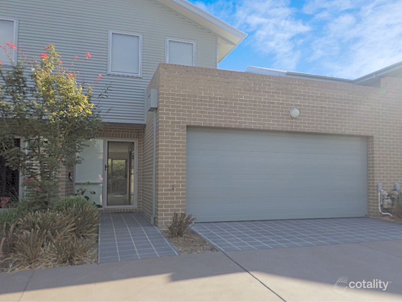 2/19 Torpy Pl, Jerrabomberra, NSW 2619