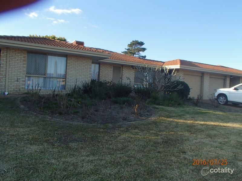 11a Holley Pl, Marangaroo, WA 6064
