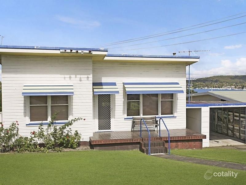 40 Middle Point Rd, Bolton Point, NSW 2283