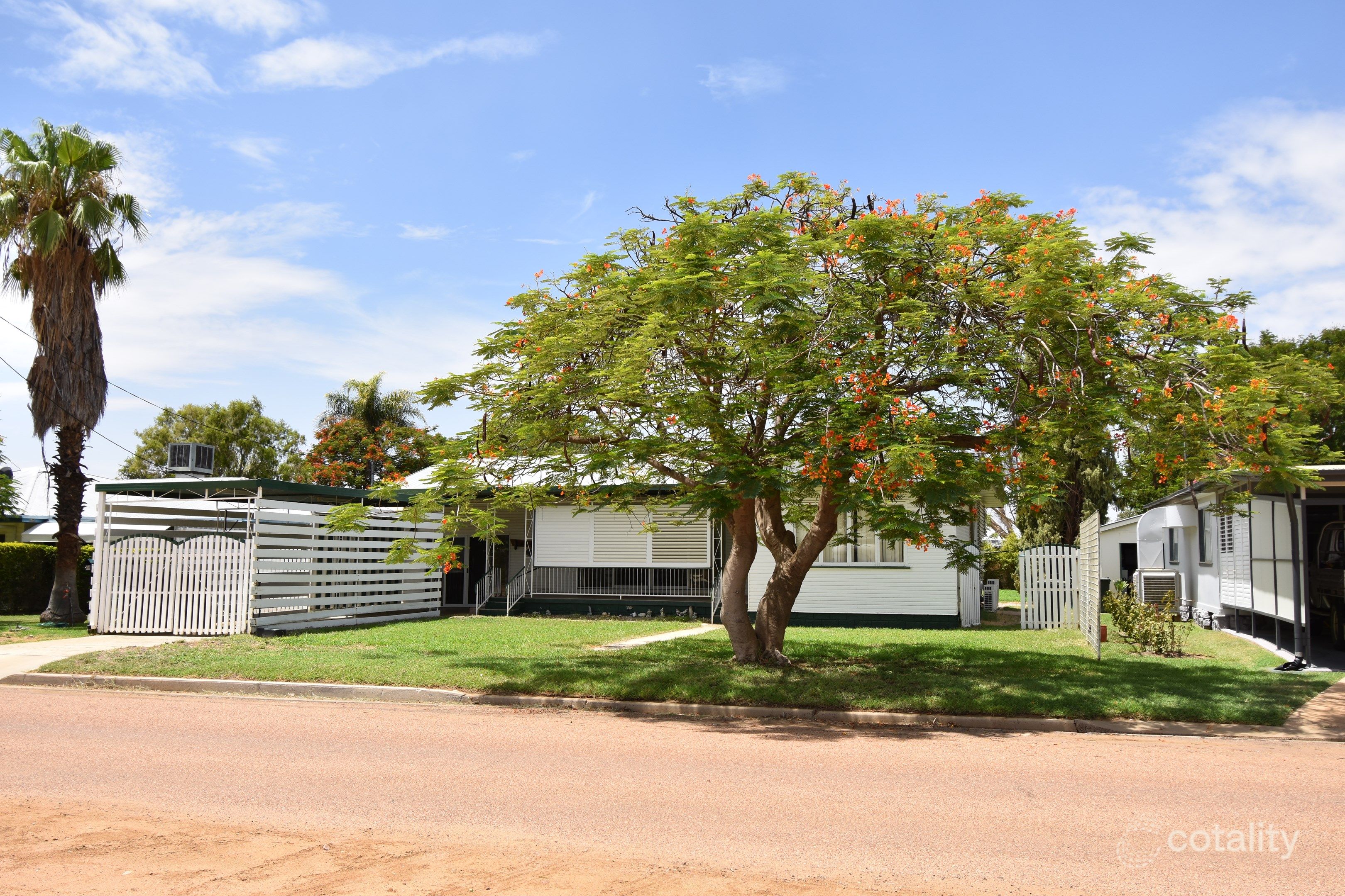69 Wompoo Rd, Longreach, QLD 4730