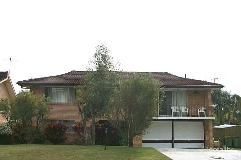 4 Eurobin Cres, Ferny Hills, QLD 4055