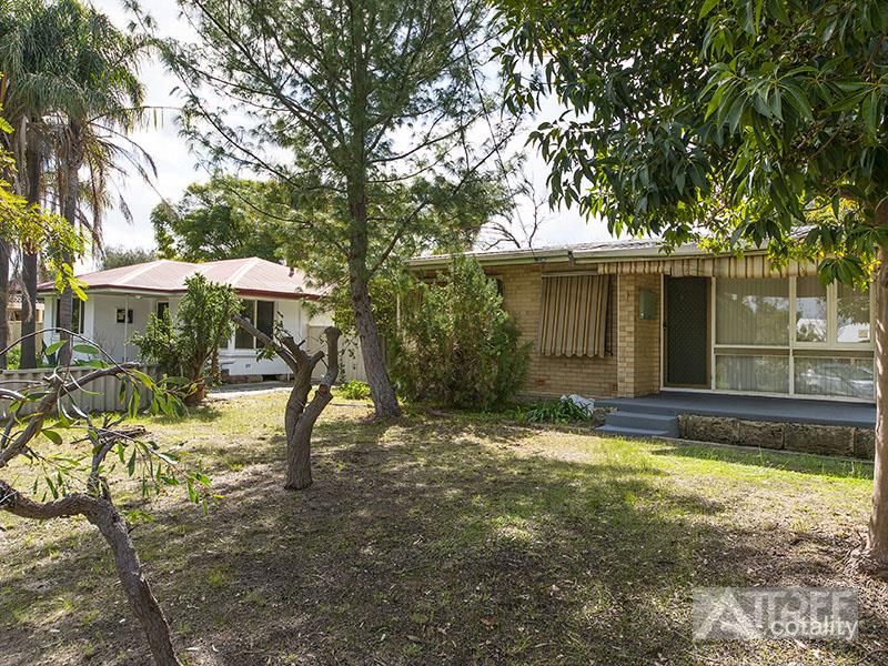 12 Drayton Ct, Kelmscott, WA 6111