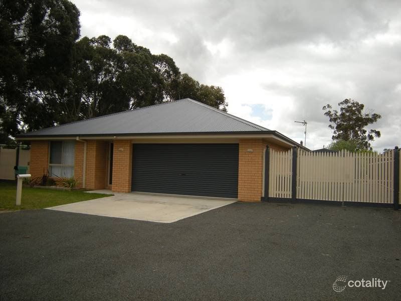 3 Little St, Stratford, VIC 3862