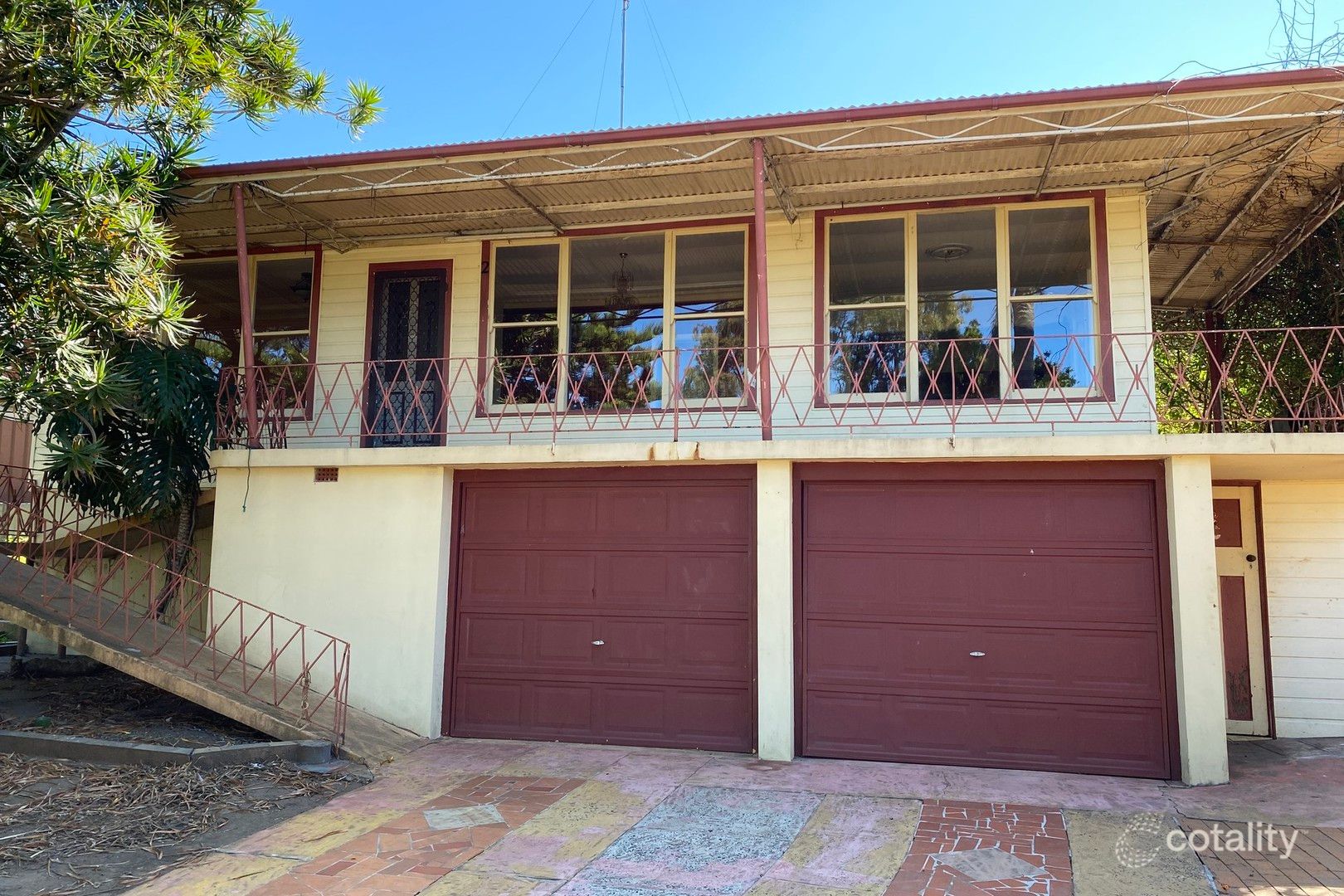 2 Pine Cres, Coniston, NSW 2500