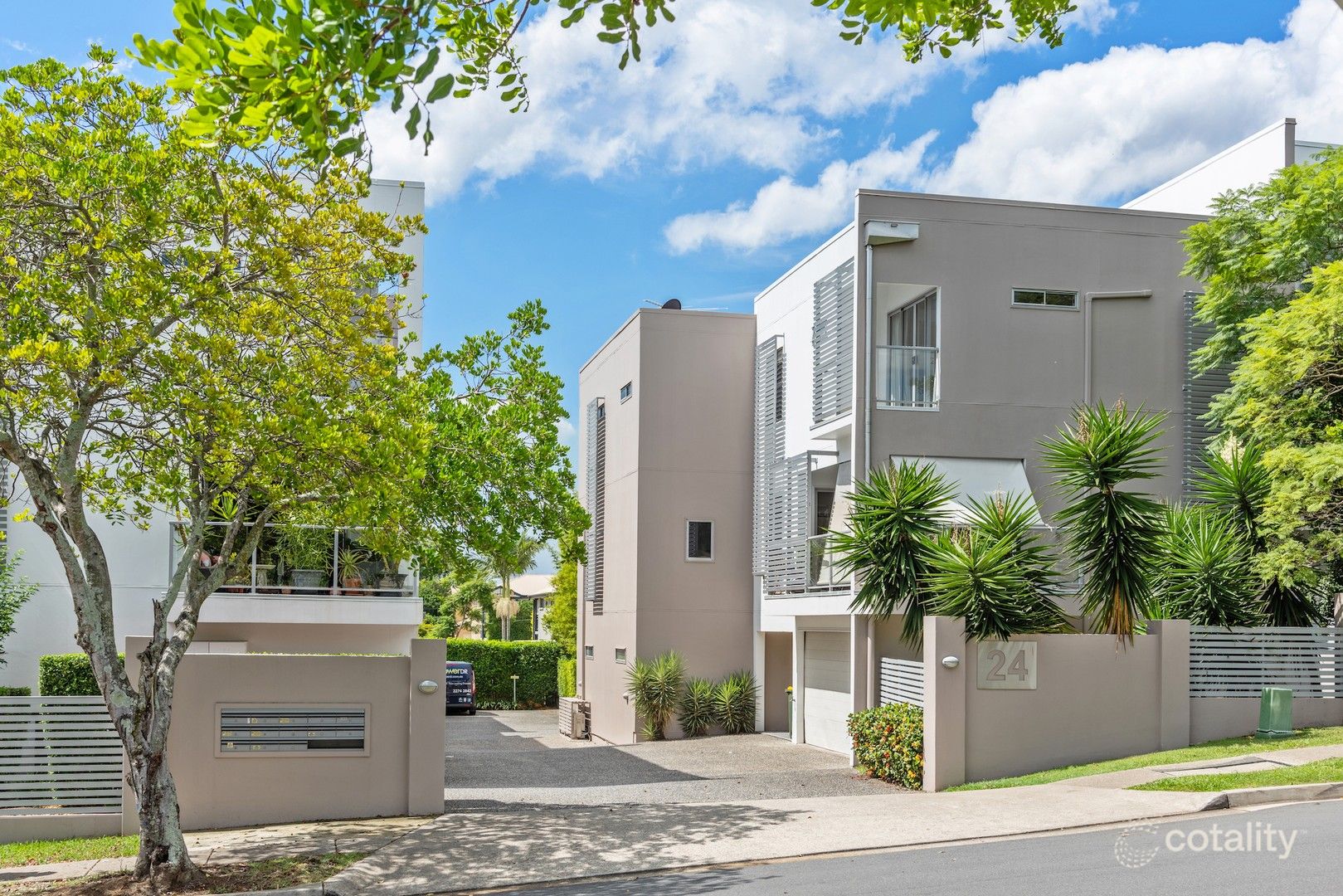 8/24 Rogoona St, Morningside, QLD 4170