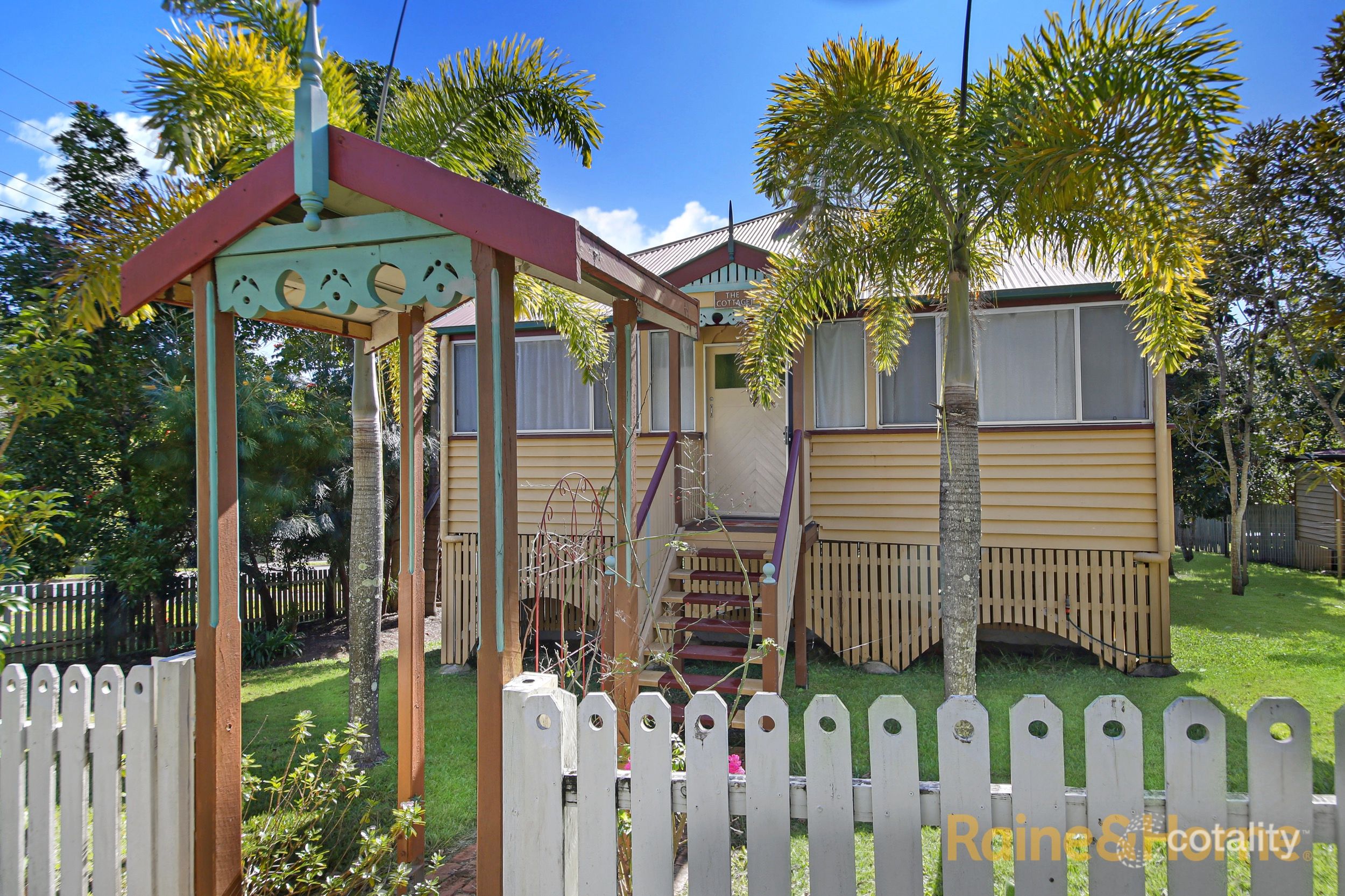 2/15 Memorial Ave, Pomona, QLD 4568