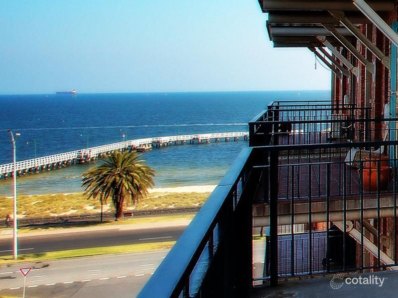 6d/9 Beach St, Port Melbourne, VIC 3207