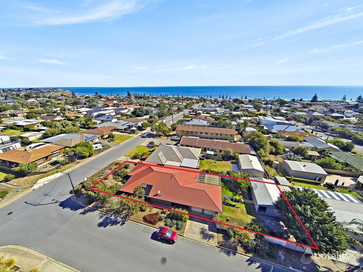 33 Wootoona Ave, Christies Beach, SA 5165