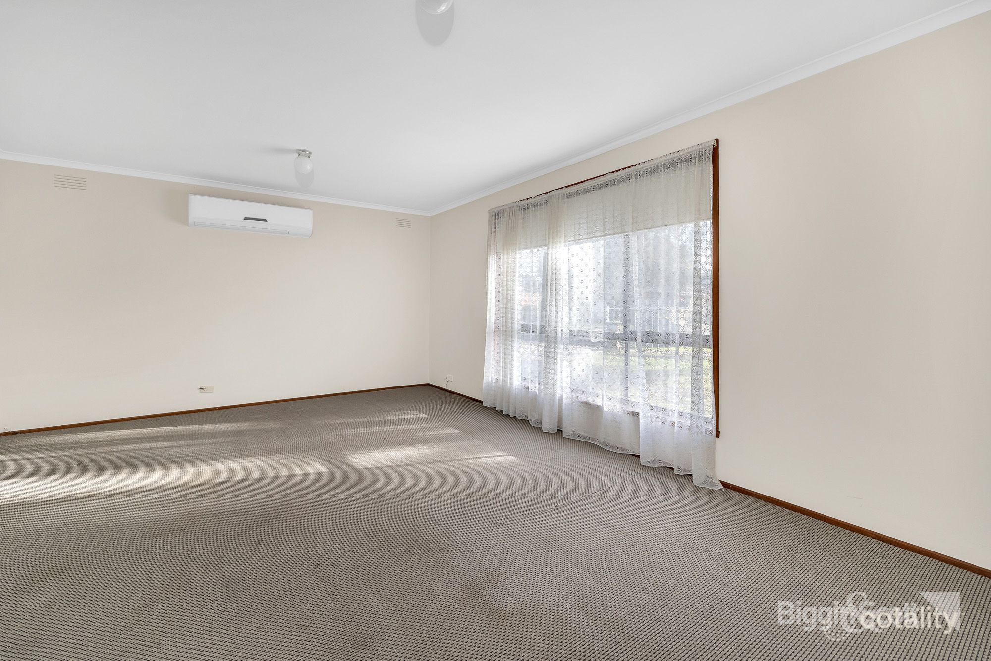 24 Baguley Cres, Kings Park, VIC 3021