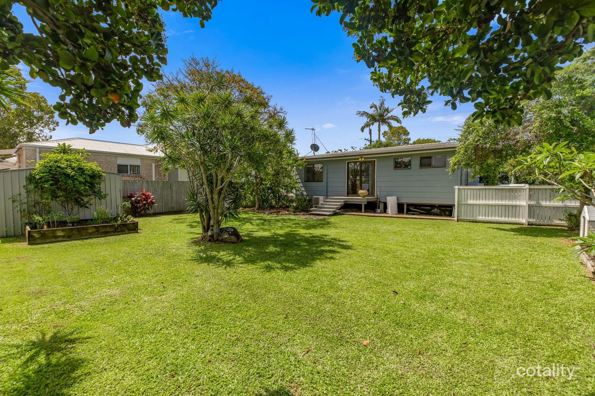 21 Menzies Dr, Pacific Paradise, QLD 4564