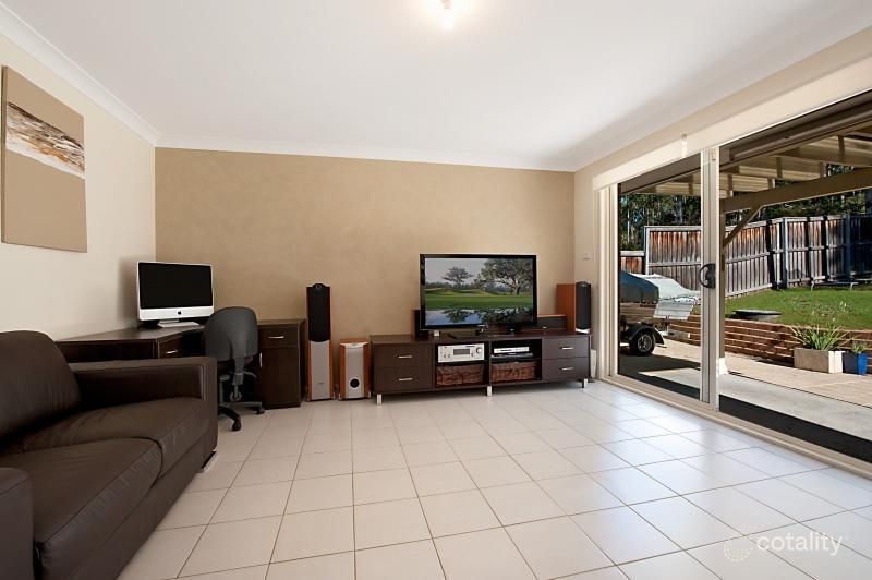 8 Kamira Rd, Wadalba, NSW 2259