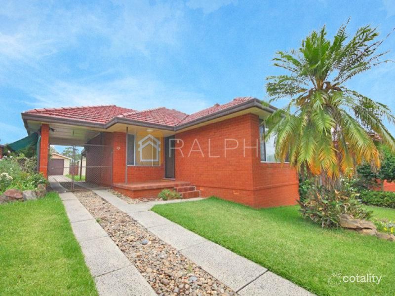 13 Surrey Ave, Georges Hall, NSW 2198