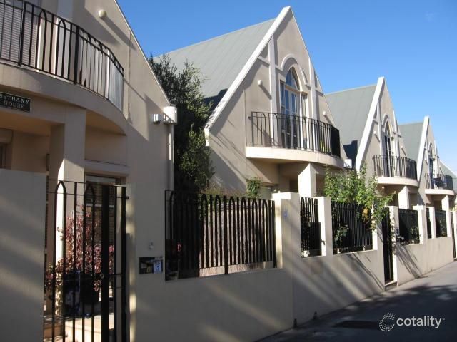 8 Hartford Lane, College Park, SA 5069