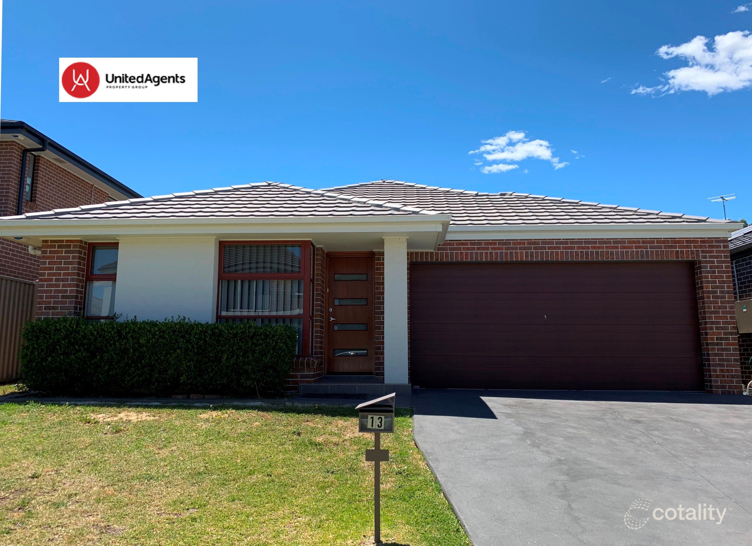 13 Alpine Pl, Carnes Hill, NSW 2171