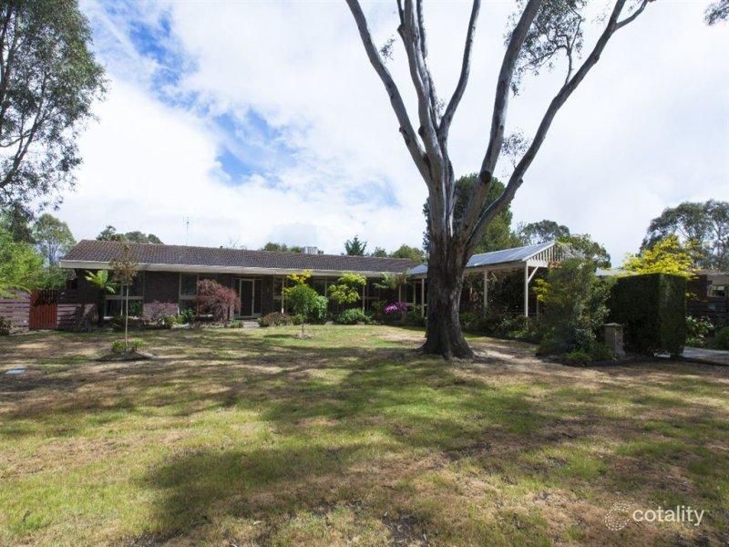 1 Ash Gr, Ararat, VIC 3377