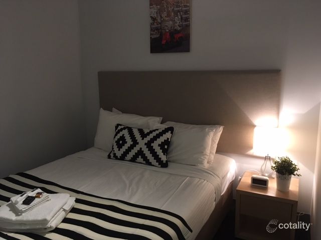 705/198 Harbour Esp, Docklands, VIC 3008