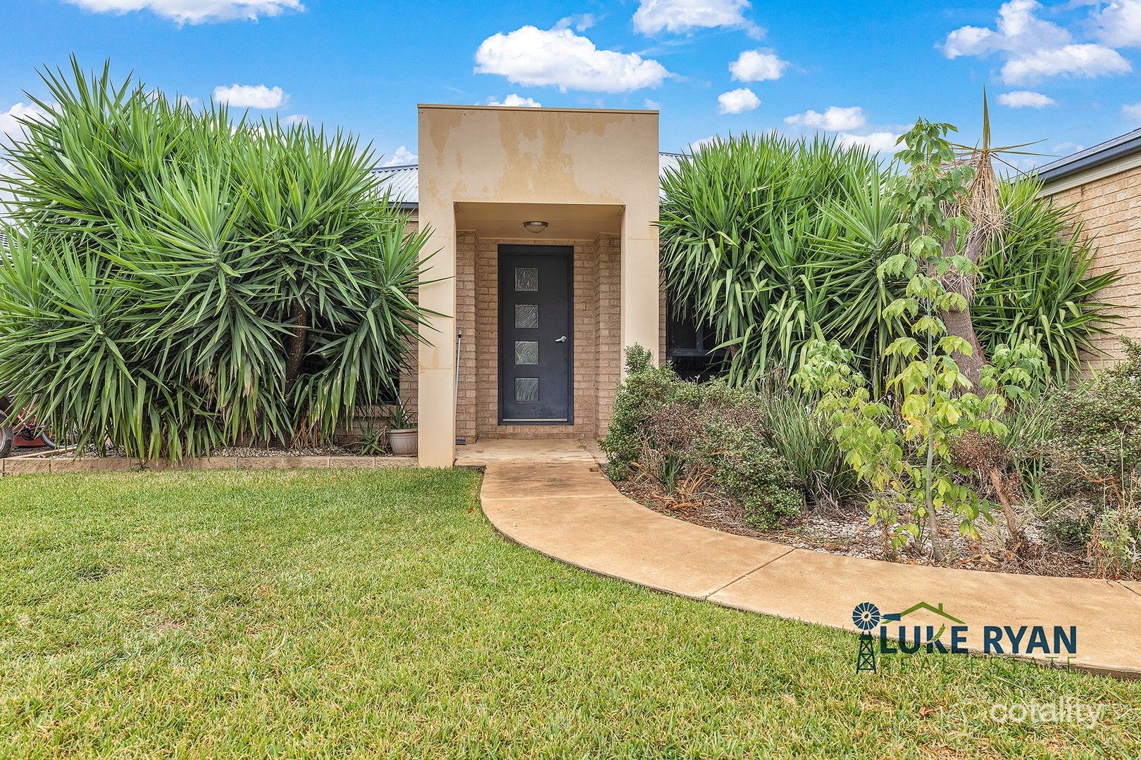 9 High St, Rochester, VIC 3561