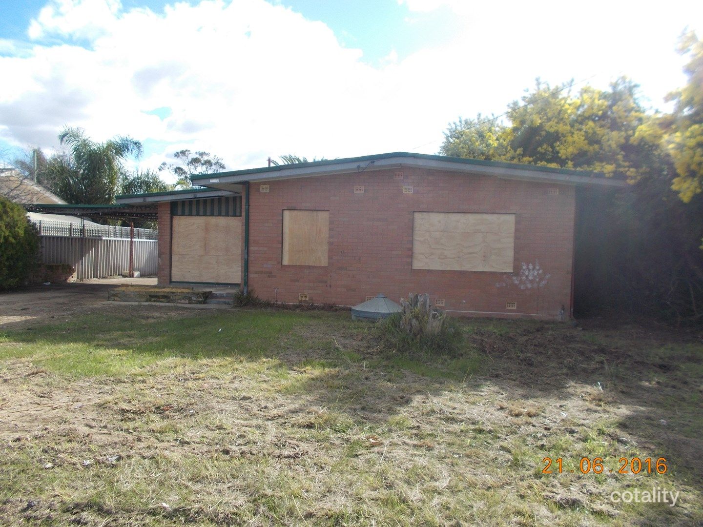 16 Amaroo Ct, Armadale, WA 6112