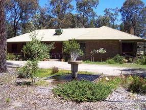 31 Sandy Point Rd, Glenmaggie, VIC 3858