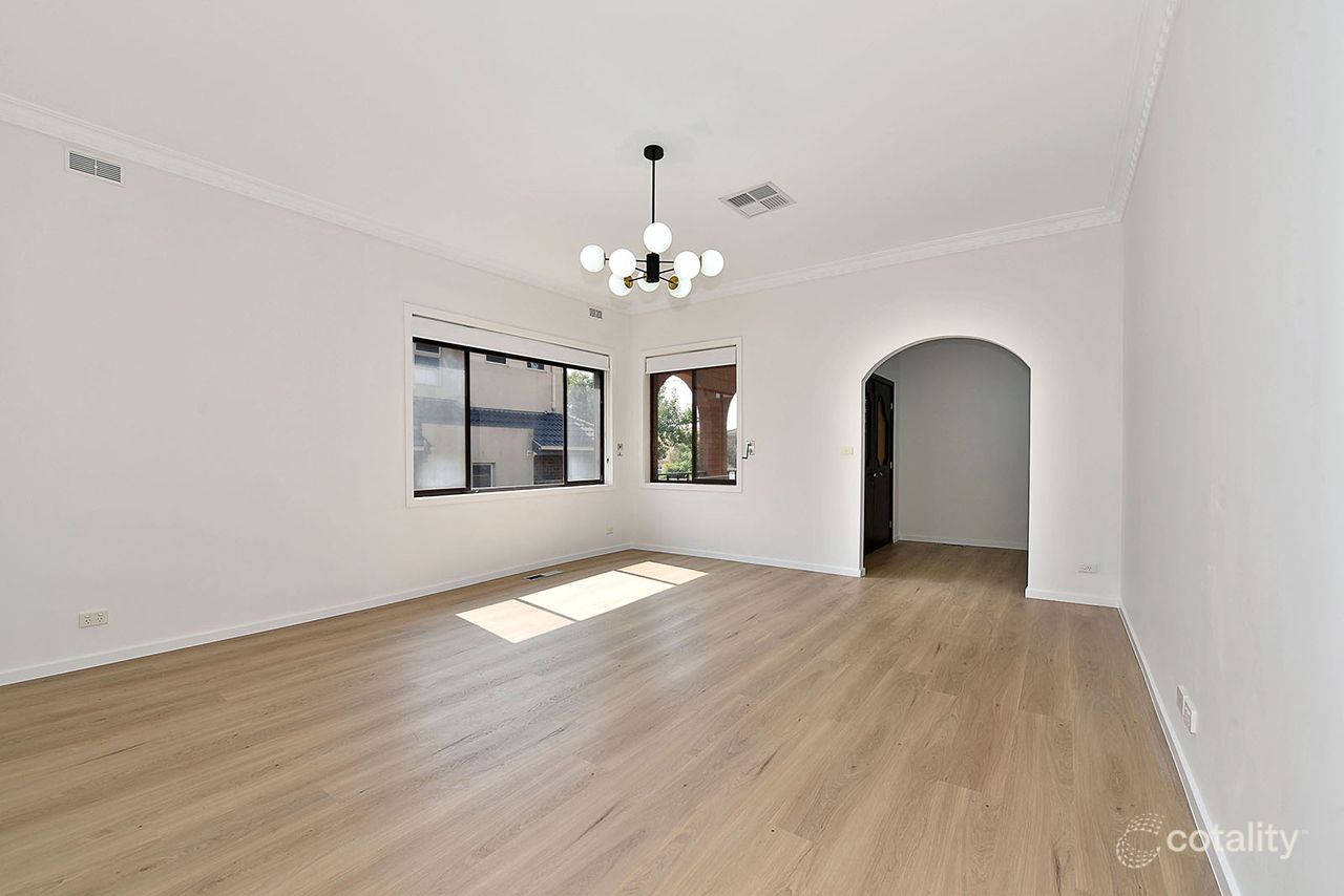 11 Oshannassy St, Essendon North, VIC 3041