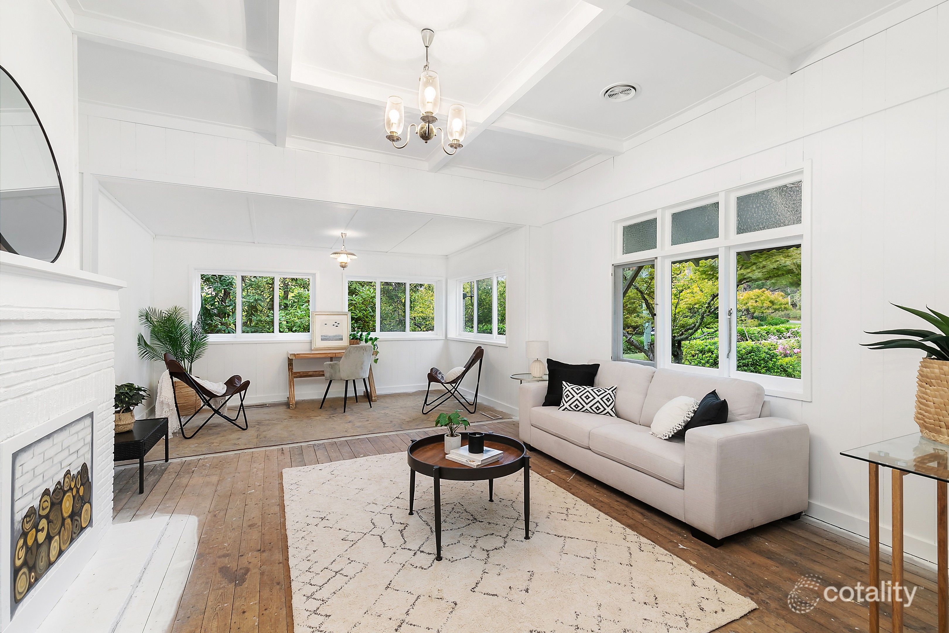 106 Valley Rd, Wentworth Falls, NSW 2782