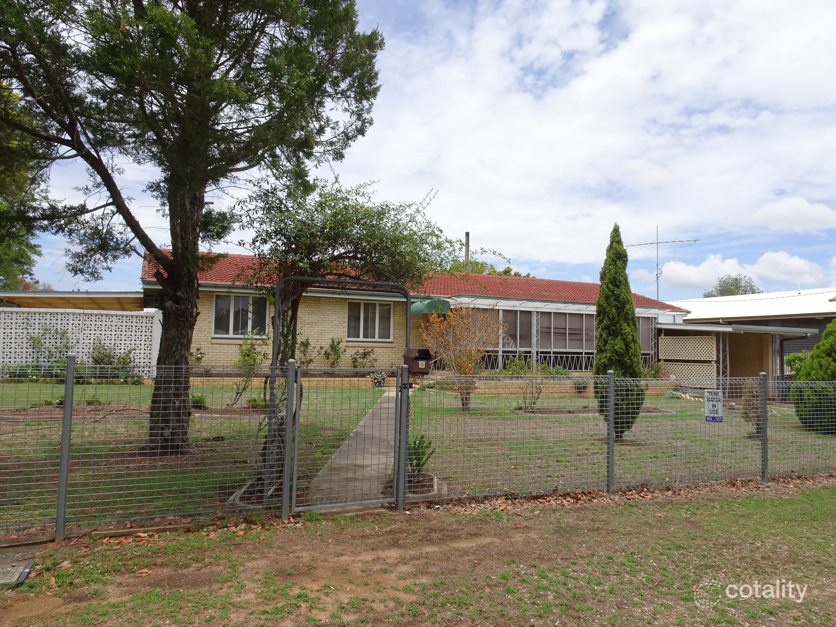 9 Sharp St, Crows Nest, QLD 4355